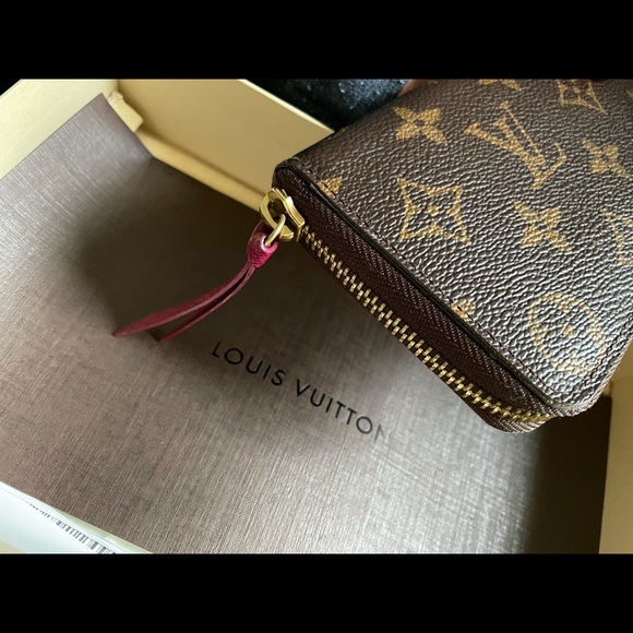 Louis Vuitton Monogram Clemence Zip Around Wallet Features magenta coated canvas - Picture 9 of 16
